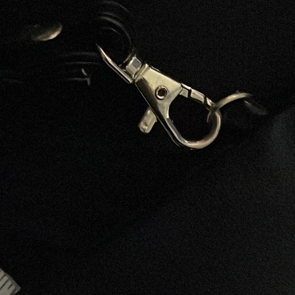 Adrienne Vittadini Black Wristlet w/ Detachable Charging Unit - Picture 4 of 7